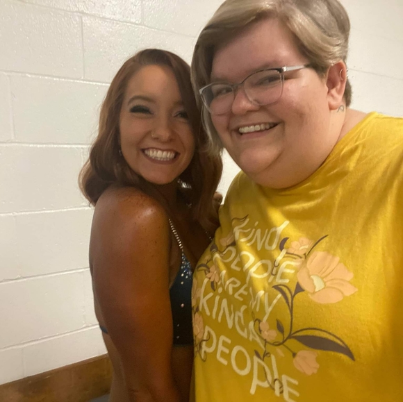 Meet your Posher, Andrea - Picture 2 of 12